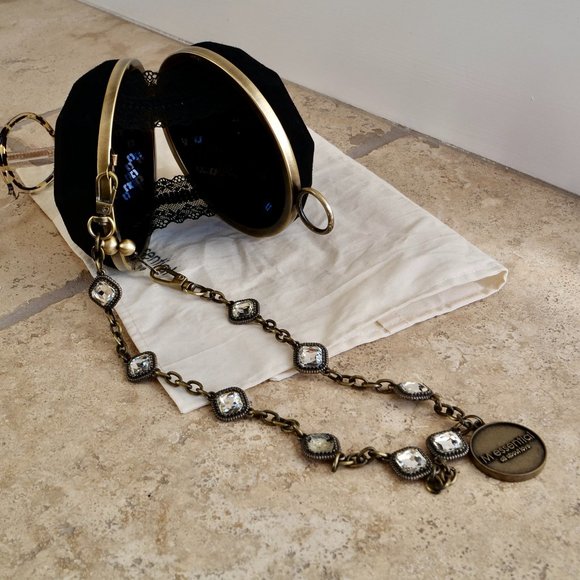 M ESSENTIAL Unique Hexagonal Clutch Purse - Picture 12 of 14